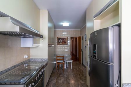 Apartamento para alugar com 252m², 3 quartos e 4 vagas Apartamento para alugar com 252m², 3 quartos e 4 vagasCozinha