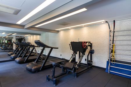 Apartamento para alugar com 252m², 3 quartos e 4 vagas Apartamento para alugar com 252m², 3 quartos e 4 vagasÁrea comum - Academia