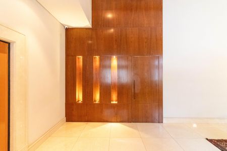 Apartamento para alugar com 252m², 3 quartos e 4 vagas Apartamento para alugar com 252m², 3 quartos e 4 vagasHall de entrada