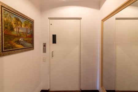 Apartamento para alugar com 252m², 3 quartos e 4 vagas Apartamento para alugar com 252m², 3 quartos e 4 vagasHall Privativo - Elevador Privativo