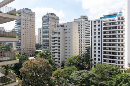 Apartamento para alugar com 252m², 3 quartos e 4 vagas Apartamento para alugar com 252m², 3 quartos e 4 vagasVaranda da Sala de TV