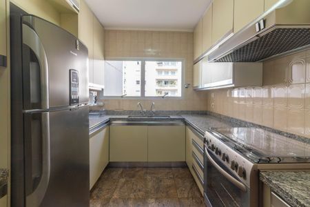 Apartamento para alugar com 252m², 3 quartos e 4 vagas Apartamento para alugar com 252m², 3 quartos e 4 vagasCozinha