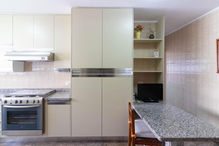 Apartamento para alugar com 252m², 3 quartos e 4 vagas Apartamento para alugar com 252m², 3 quartos e 4 vagasCozinha