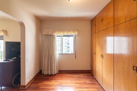Apartamento para alugar com 252m², 3 quartos e 4 vagas Apartamento para alugar com 252m², 3 quartos e 4 vagasCloset da suíte 2