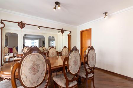 Apartamento para alugar com 252m², 3 quartos e 4 vagas Apartamento para alugar com 252m², 3 quartos e 4 vagasSala de Jantar