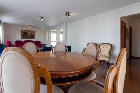 Apartamento para alugar com 252m², 3 quartos e 4 vagas Apartamento para alugar com 252m², 3 quartos e 4 vagasSala