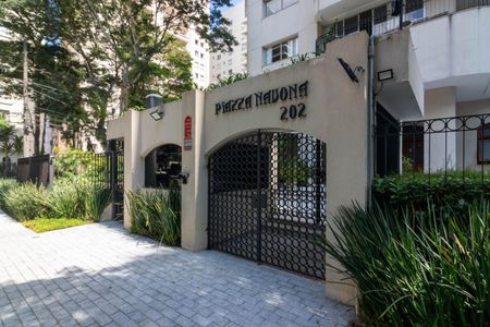 Apartamento para alugar com 252m², 3 quartos e 4 vagas Apartamento para alugar com 252m², 3 quartos e 4 vagasFachada