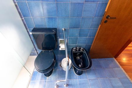 Apartamento para alugar com 252m², 3 quartos e 4 vagas Apartamento para alugar com 252m², 3 quartos e 4 vagasBanheiro da Suíte 2