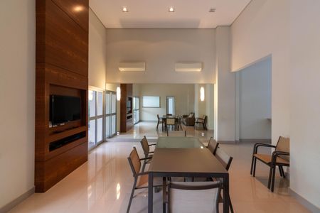 Apartamento para alugar com 252m², 3 quartos e 4 vagas Apartamento para alugar com 252m², 3 quartos e 4 vagasÁrea comum - Salão de festas