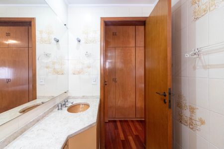 Apartamento para alugar com 252m², 3 quartos e 4 vagas Apartamento para alugar com 252m², 3 quartos e 4 vagasBanheiro da Suíte 3