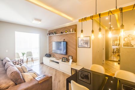 Sala  de apartamento à venda com 2 quartos, 72m² em Jardim Tupanci, Barueri