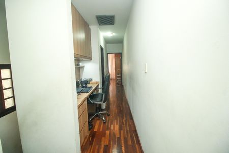 Casa à venda com 172m², 3 quartos e 4 vagasCorredor