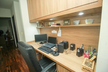 Casa à venda com 172m², 3 quartos e 4 vagasEscritório