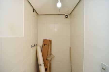 Apartamento à venda com 46m², 2 quartos e 1 vagaBanheiro Social