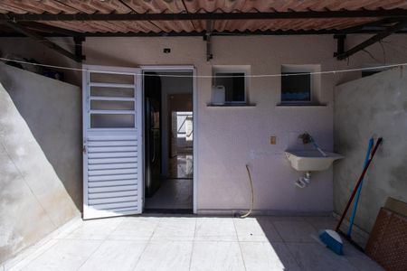 Casa de condomínio para alugar com 59m², 2 quartos e 1 vagaQuintal e área de serviço