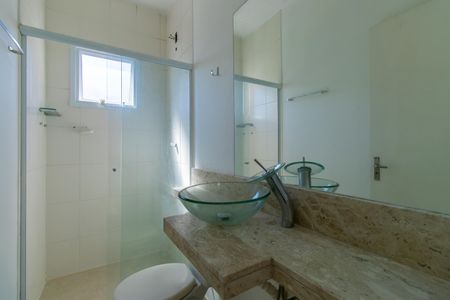 Casa de condomínio para alugar com 59m², 2 quartos e 1 vagaBanheiro Social