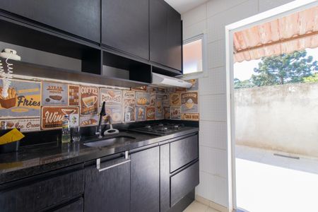 Casa de condomínio para alugar com 59m², 2 quartos e 1 vagaCozinha - Armários