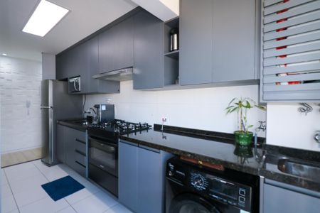 Apartamento à venda com 60m², 2 quartos e 2 vagasCozinha e Área de Serviço