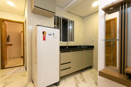 Cozinha de apartamento para alugar com 1 quarto, 28m² em Penha de França, São Paulo