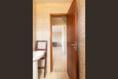 Casa para alugar com 140m², 3 quartos e 1 vaga Casa para alugar com 140m², 3 quartos e 1 vagaBanheiro Social