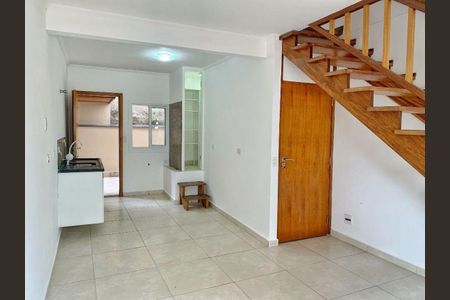 Casa de condomínio para alugar com 90m², 2 quartos e 1 vagaSala