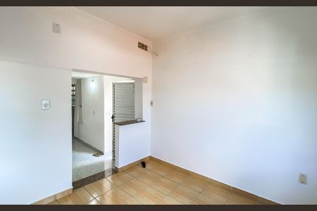 Casa para alugar com 60m², 2 quartos e 1 vagaSala 