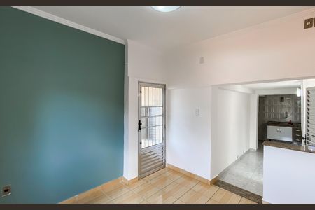 Sala  de casa para alugar com 2 quartos, 60m² em Vila Araguaia, São Paulo