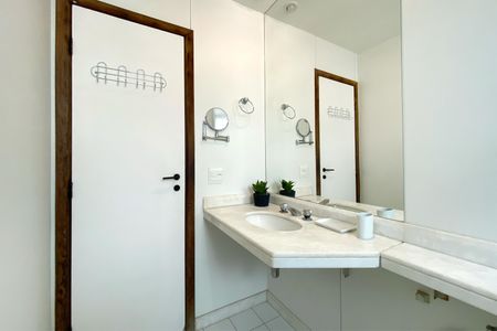 Apartamento para alugar com 49m², 1 quarto e 1 vaga Banheiro da Suíte