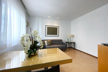 Sala de apartamento para alugar com 1 quarto, 49m² em Funcionários, Belo Horizonte