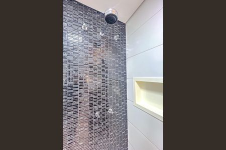 Casa de condomínio à venda com 83m², 2 quartos e 2 vagasBanheiro da Suíte