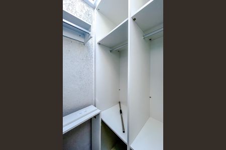 Casa de condomínio à venda com 83m², 2 quartos e 2 vagasCloset da suíte