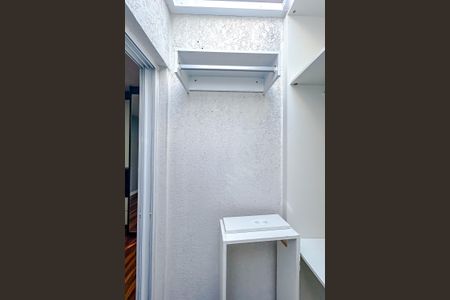Casa de condomínio à venda com 83m², 2 quartos e 2 vagasCloset da suíte