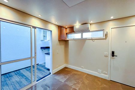 Sala de casa de condomínio à venda com 2 quartos, 83m² em Quarta Parada, São Paulo