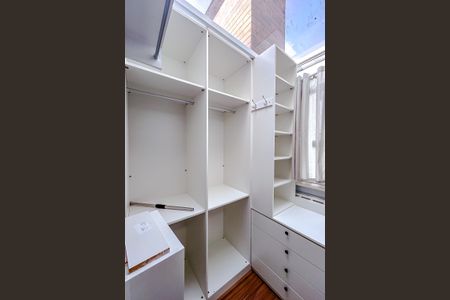 Casa de condomínio à venda com 83m², 2 quartos e 2 vagasCloset da suíte