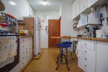 Apartamento à venda com 120m², 4 quartos e 2 vagas Apartamento à venda com 120m², 4 quartos e 2 vagasCozinha