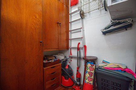 Apartamento à venda com 120m², 4 quartos e 2 vagas Apartamento à venda com 120m², 4 quartos e 2 vagasQuarto de Serviço