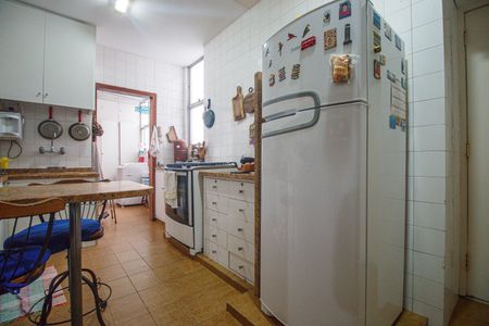Apartamento à venda com 120m², 4 quartos e 2 vagas Apartamento à venda com 120m², 4 quartos e 2 vagasCozinha