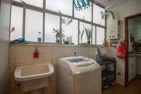 Apartamento à venda com 120m², 4 quartos e 2 vagas Apartamento à venda com 120m², 4 quartos e 2 vagasÁrea de Serviço