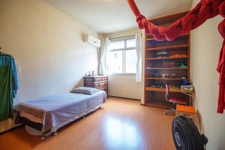 Apartamento à venda com 120m², 4 quartos e 2 vagas Apartamento à venda com 120m², 4 quartos e 2 vagasQuarto 4