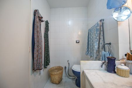 Apartamento à venda com 120m², 4 quartos e 2 vagas Apartamento à venda com 120m², 4 quartos e 2 vagasBanheiro Suite