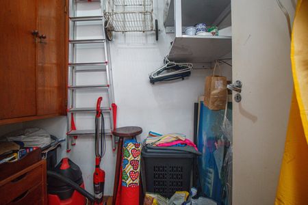 Apartamento à venda com 120m², 4 quartos e 2 vagas Apartamento à venda com 120m², 4 quartos e 2 vagasQuarto de Serviço