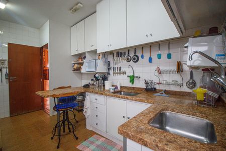 Apartamento à venda com 120m², 4 quartos e 2 vagas Apartamento à venda com 120m², 4 quartos e 2 vagasCozinha