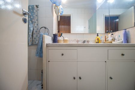 Apartamento à venda com 120m², 4 quartos e 2 vagas Apartamento à venda com 120m², 4 quartos e 2 vagasBanheiro Suite