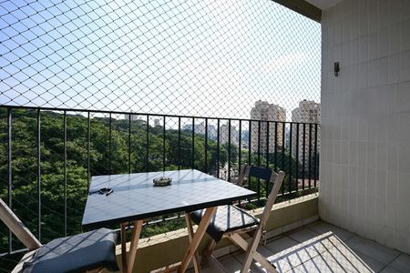 Apartamento à venda com 72m², 3 quartos e 1 vagaVaranda