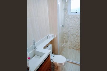 Banheiro de apartamento para alugar com 2 quartos, 49m² em Lageadinho, Cotia