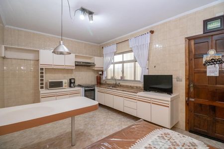 Casa à venda com 125m², 2 quartos e 2 vagas Casa à venda com 125m², 2 quartos e 2 vagasCozinha