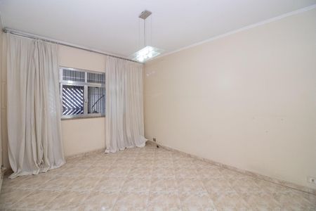 Casa à venda com 125m², 2 quartos e 2 vagas Casa à venda com 125m², 2 quartos e 2 vagasSala