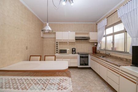 Casa à venda com 125m², 2 quartos e 2 vagas Casa à venda com 125m², 2 quartos e 2 vagasCozinha