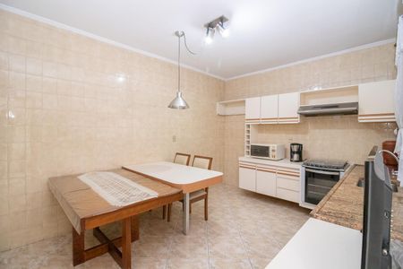 Casa à venda com 125m², 2 quartos e 2 vagas Casa à venda com 125m², 2 quartos e 2 vagasCozinha
