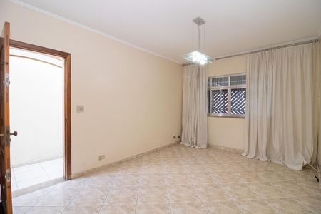 Casa à venda com 125m², 2 quartos e 2 vagas Casa à venda com 125m², 2 quartos e 2 vagasSala